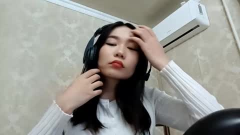 Snapshot of dorothygreene chatting on October 9, 2025, 10:02 am YuKi online show from October 9, 2025, 10:02 am