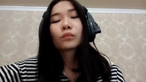 Snapshot of dorothygreene chatting on October 21, 2025, 12:17 pm YuKi online show from October 21, 2025, 12:17 pm