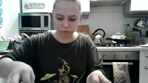 Snapshot of dorrie_ann chatting on March 5, 2025, 7:06 pm Dorrie Ann online show from March 5, 2025, 7:06 pm