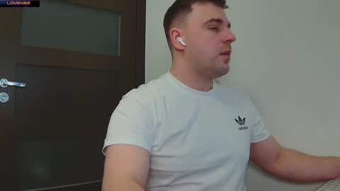 Snapshot of dosilasa chatting on December 16, 2024, 7:48 am Sasha online show from December 16, 2024, 7:48 am