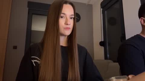 Snapshot of double_sun chatting on September 19, 2025, 11:16 pm Alice and Mark online show from September 19, 2025, 11:16 pm