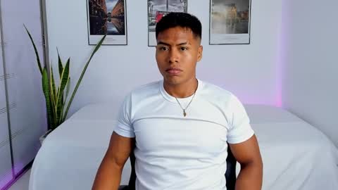 Snapshot of drake_thonson chatting on October 26, 2025, 3:12 am drake_thonson online show from October 26, 2025, 3:12 am