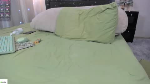 Snapshot of dream_sexy chatting on December 11, 2024, 8:47 am Mari online show from December 11, 2024, 8:47 am