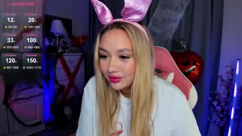 Snapshot of dreamaise chatting on October 30, 2025, 1:56 pm Mary pvt open use pink and blue app lovense online show from October 30, 2025, 1:56 pm