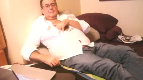 Snapshot of drfeelgood777 chatting on December 8, 2024, 3:53 am Dr. Feelgood online show from December 8, 2024, 3:53 am