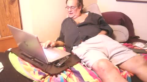 Snapshot of drfeelgood777 chatting on January 6, 2025, 4:15 am Dr. Feelgood online show from January 6, 2025, 4:15 am