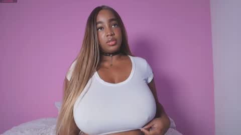 Snapshot of dulce_mariaahe chatting on November 1, 2025, 5:15 pm online show from November 1, 2025, 5:15 pm