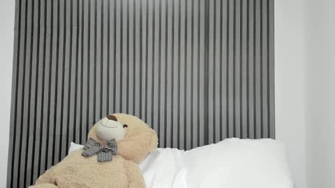 Snapshot of dulce_roberts_ chatting on October 7, 2025, 1:19 pm Dulce  online show from October 7, 2025, 1:19 pm