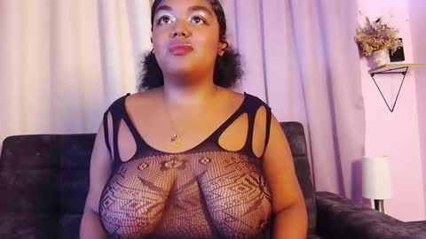 dulceesmith online show from October 22, 2025, 2:39 pm