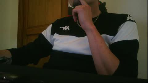 Snapshot of dy22__ chatting on October 22, 2025, 3:56 pm dy22__ online show from October 22, 2025, 3:56 pm