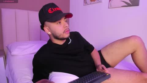 Snapshot of dylaann__ chatting on November 10, 2025, 12:37 pm Dylan online show from November 10, 2025, 12:37 pm