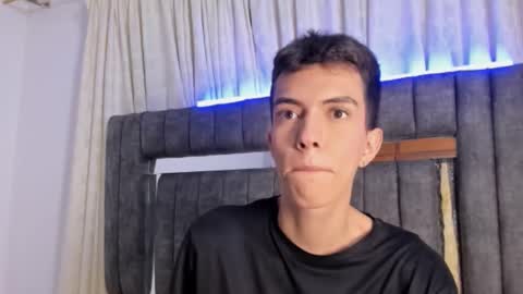 Snapshot of dylan_2005 chatting on September 16, 2025, 11:22 am Dylan online show from September 16, 2025, 11:22 am