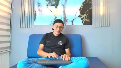 Snapshot of dylan_scott21 chatting on October 22, 2025, 7:57 pm DYLAN online show from October 22, 2025, 7:57 pm