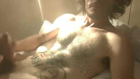 Snapshot of dylp400 chatting on December 19, 2024, 9:07 am dylp400 online show from December 19, 2024, 9:07 am