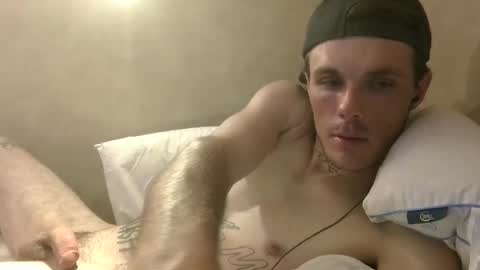 Snapshot of dylp400 chatting on February 2, 2025, 5:21 am dylp400 online show from February 2, 2025, 5:21 am