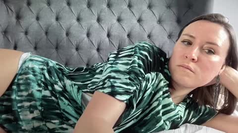 Snapshot of eatmypie69 chatting on March 5, 2025, 10:00 am Nadia Ferreira  online show from March 5, 2025, 10:00 am