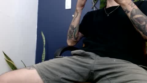 Snapshot of ed_big_cock chatting on October 5, 2025, 7:39 am Edd Gallego online show from October 5, 2025, 7:39 am