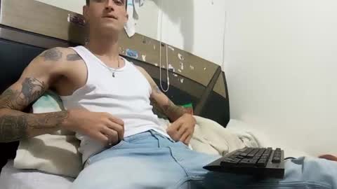 Snapshot of ed_big_cock chatting on October 21, 2025, 6:08 pm Edd Gallego online show from October 21, 2025, 6:08 pm