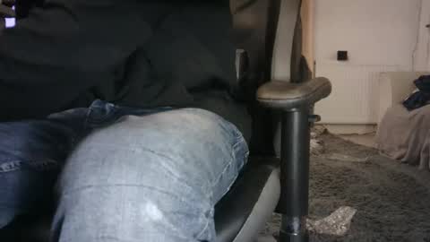 Snapshot of edged_biker chatting on January 3, 2025, 6:35 pm edged biker online show from January 3, 2025, 6:35 pm