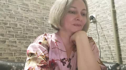 Snapshot of edithmanning chatting on December 16, 2024, 5:33 pm edithmanning online show from December 16, 2024, 5:33 pm