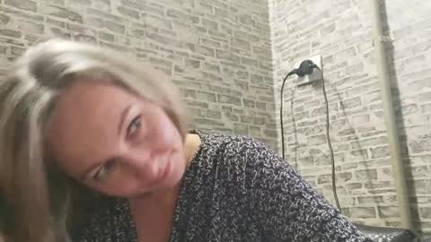 Snapshot of edithmanning chatting on December 17, 2024, 11:49 am edithmanning online show from December 17, 2024, 11:49 am