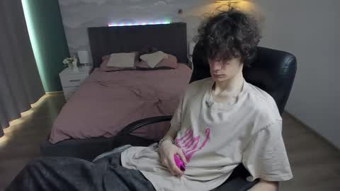 edvardblare online show from September 27, 2025, 10:42 am