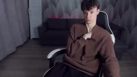 edvardblare online show from October 19, 2025, 7:14 pm