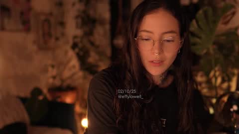 Snapshot of effylowell_ chatting on October 3, 2025, 1:57 am Effy online show from October 3, 2025, 1:57 am