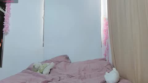 Snapshot of eimy_leny_ chatting on September 22, 2025, 8:22 pm EIMY online show from September 22, 2025, 8:22 pm