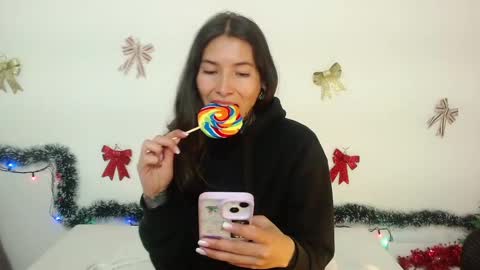 Snapshot of eimytatto_ chatting on December 29, 2024, 8:58 pm Carla online show from December 29, 2024, 8:58 pm