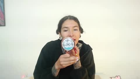Snapshot of eimytatto_ chatting on January 5, 2025, 6:56 pm Carla online show from January 5, 2025, 6:56 pm
