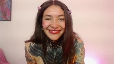 Snapshot of eimytatto_ chatting on January 16, 2025, 11:27 pm Carla online show from January 16, 2025, 11:27 pm