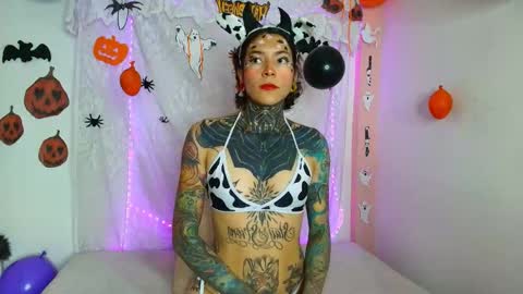 Snapshot of eimytatto_ chatting on October 4, 2025, 1:47 am Carla online show from October 4, 2025, 1:47 am