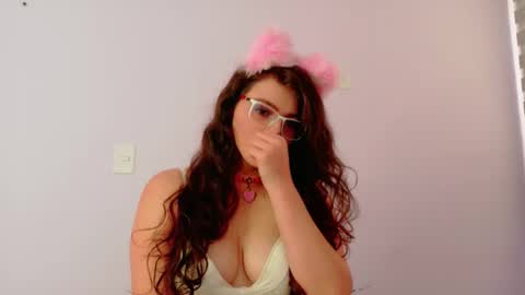 Snapshot of elagance0906 chatting on October 23, 2025, 3:22 pm elagance0906 online show from October 23, 2025, 3:22 pm