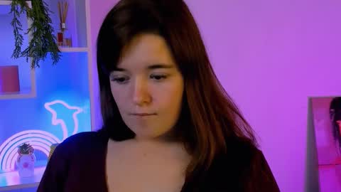 Snapshot of elara_jadie chatting on October 19, 2025, 1:56 pm Elara online show from October 19, 2025, 1:56 pm