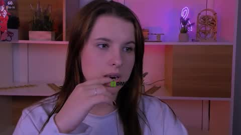 Snapshot of elara_jadie chatting on November 3, 2025, 7:37 pm Elara online show from November 3, 2025, 7:37 pm