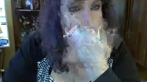 Snapshot of elenazed chatting on February 19, 2025, 8:12 am ElenaZed online show from February 19, 2025, 8:12 am