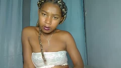 Snapshot of elia011 chatting on January 18, 2025, 12:36 pm elia011 online show from January 18, 2025, 12:36 pm