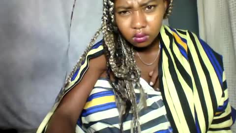 Snapshot of elia011 chatting on January 23, 2025, 2:44 am elia011 online show from January 23, 2025, 2:44 am