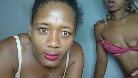 Snapshot of elia011 chatting on January 24, 2025, 3:11 am elia011 online show from January 24, 2025, 3:11 am