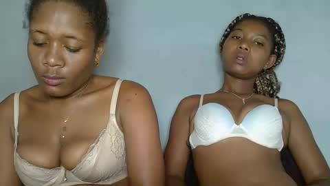 Snapshot of elia011 chatting on January 25, 2025, 8:31 am elia011 online show from January 25, 2025, 8:31 am