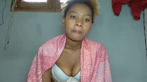 Snapshot of elia011 chatting on February 5, 2025, 6:46 am elia011 online show from February 5, 2025, 6:46 am