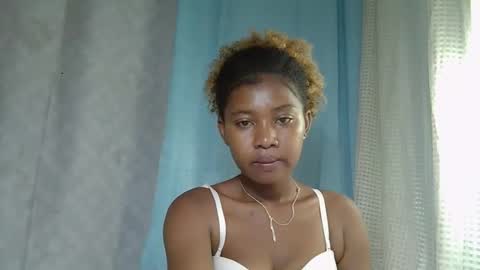 Snapshot of elia011 chatting on February 22, 2025, 2:08 pm elia011 online show from February 22, 2025, 2:08 pm