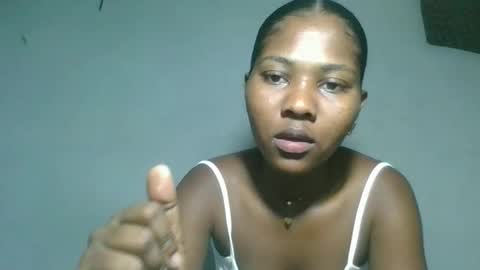 Snapshot of elia011 chatting on October 30, 2025, 8:27 am elia011 online show from October 30, 2025, 8:27 am