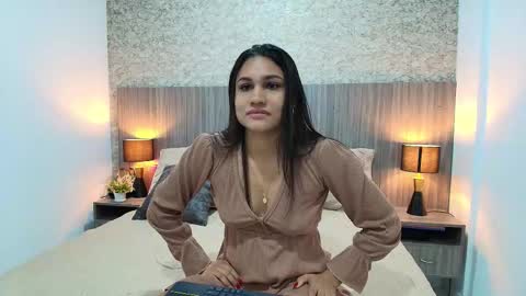 Elia Russell online show from November 20, 2025, 3:56 pm