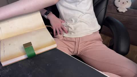 Elisa North online show from March 7, 2025, 2:23 pm