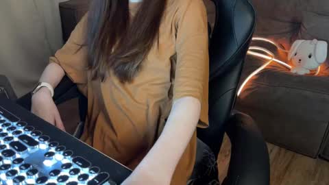 Elisa North online show from March 11, 2025, 1:59 am