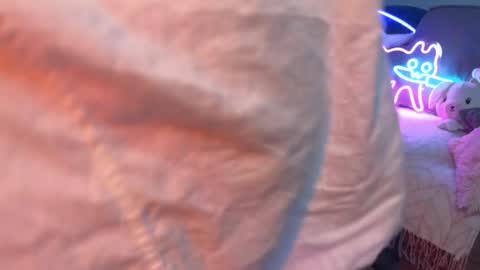 Elisa North online show from September 22, 2025, 12:51 pm