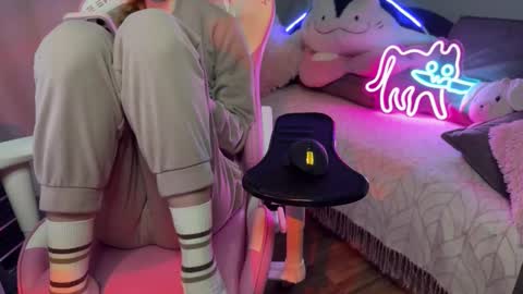 Elisa North online show from September 28, 2025, 11:59 am