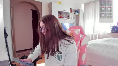 Snapshot of elisejays chatting on February 28, 2025, 10:30 am Elise    online show from February 28, 2025, 10:30 am
